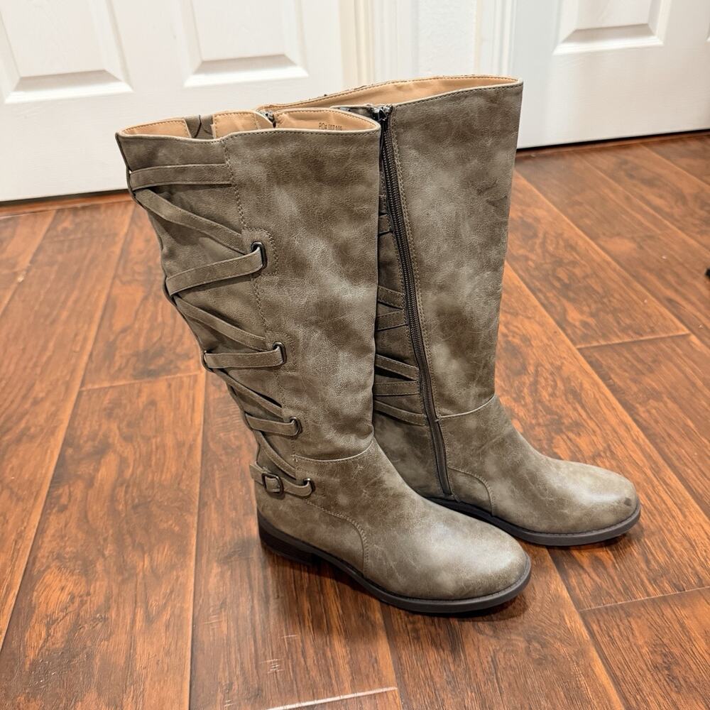 New Women’s Size 7W Knee High Boots Taupe Brown Distressed Strappy Buckle $99